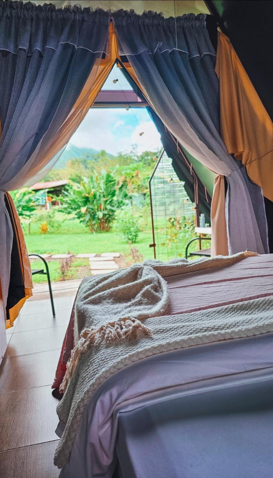Flora Glamping De Abuela Villa La Fortuna Exterior foto